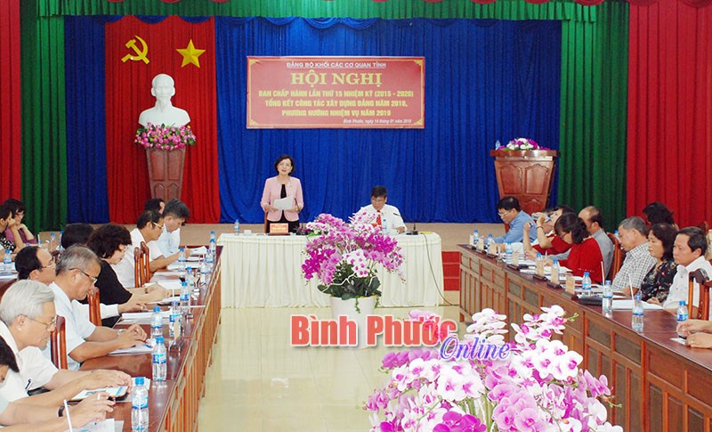 Đồng l&ograve;ng thực hiện thắng lợi nhiệm vụ x&acirc;y dựng đảng