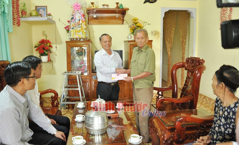 L&atilde;nh đạo tỉnh thăm v&agrave; ch&uacute;c tết tại B&ugrave; Đăng