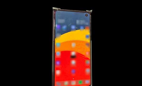 Ngạc nhiên với hình ảnh rò rỉ được cho là Samsung Galaxy S10