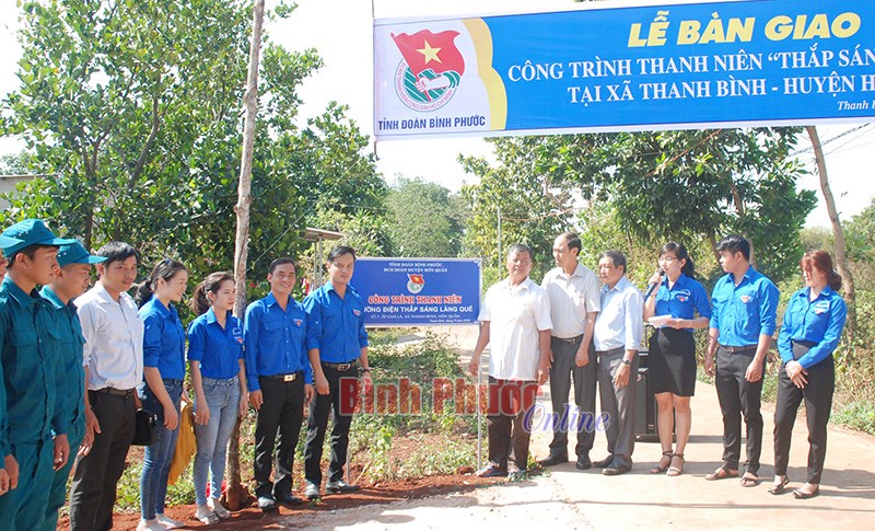 Góp sức trẻ xây dựng nông thôn mới