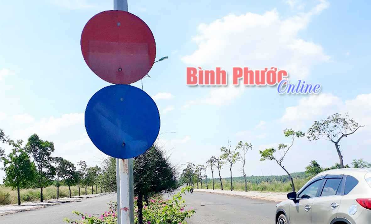 Kh&ocirc;ng c&ograve;n l&agrave; biển b&aacute;o