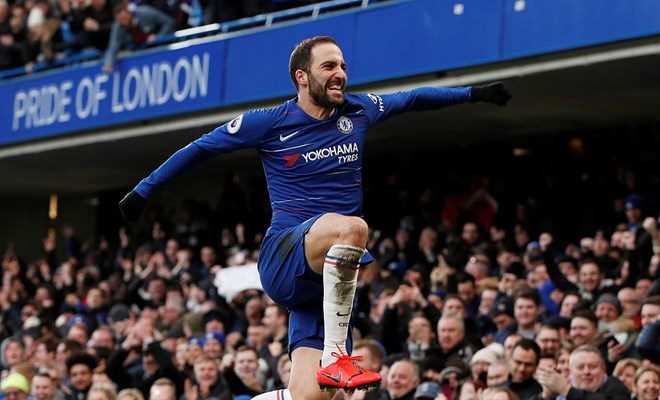 Kết quả bóng đá: Higuain tỏa sáng, Chelsea thắng hủy diệt