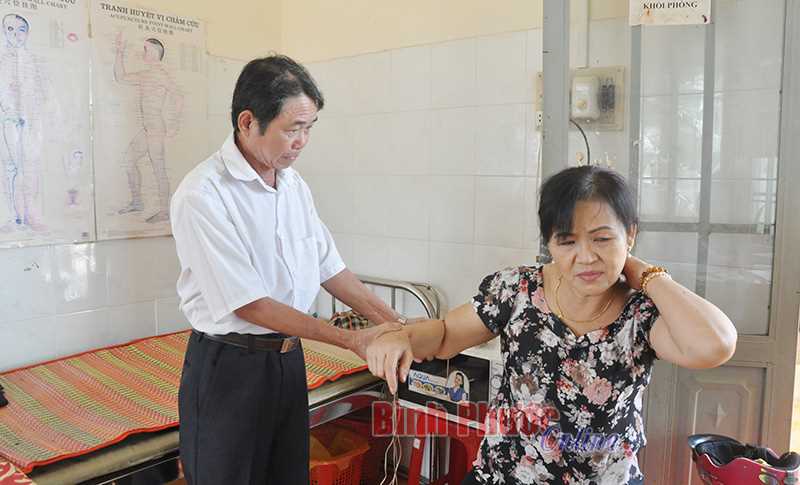 Hội đ&ocirc;ng y B&igrave;nh Long n&acirc;ng cao chất lượng ph&ograve;ng kh&aacute;m từ thiện