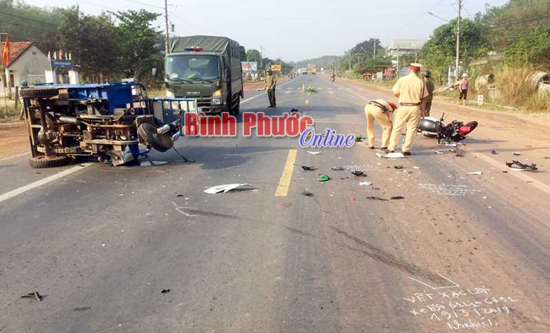 M&ocirc;t&ocirc; va chạm xe ba g&aacute;c m&aacute;y, 1 người tử vong