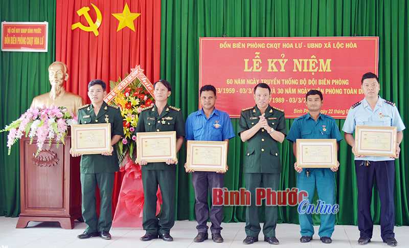 C&aacute;c đồn bi&ecirc;n ph&ograve;ng tổ chức kỷ niệm 60 năm Ng&agrave;y truyền thống