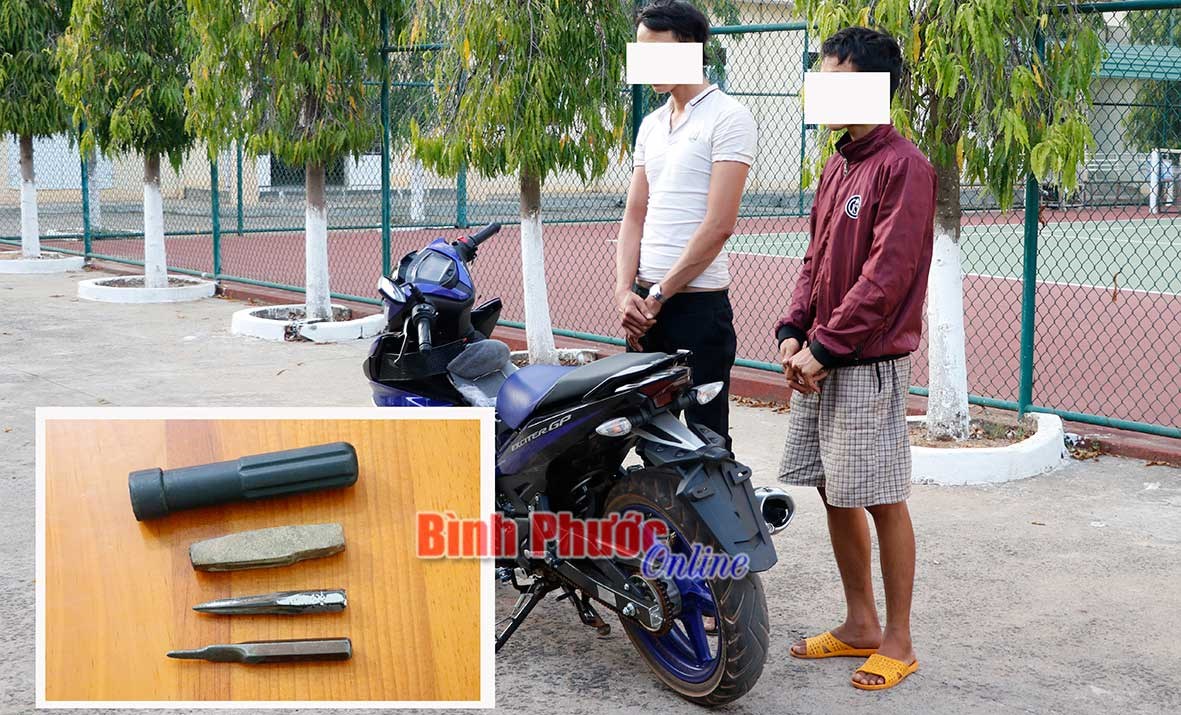 Mang đoản phá khóa xe đi chơi
