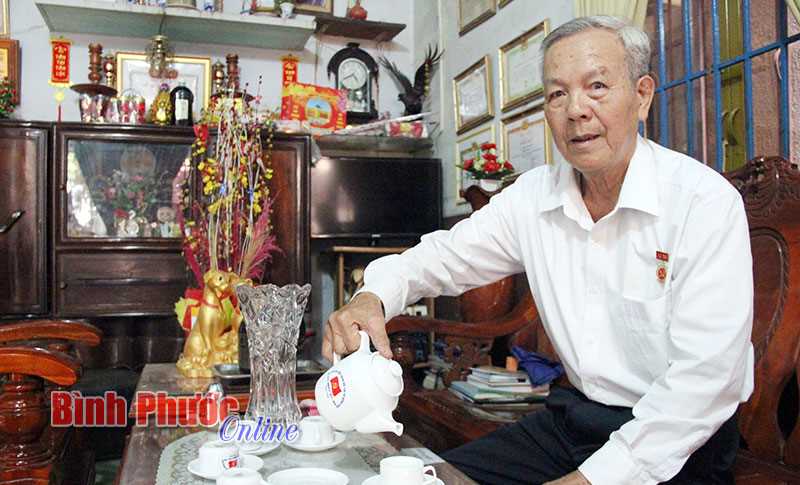 T&acirc;m huyết của b&iacute; thư chi bộ điển h&igrave;nh