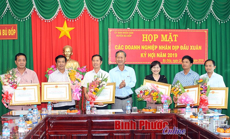 Bù Đốp gặp mặt doanh nhân, doanh nghiệp tiêu biểu