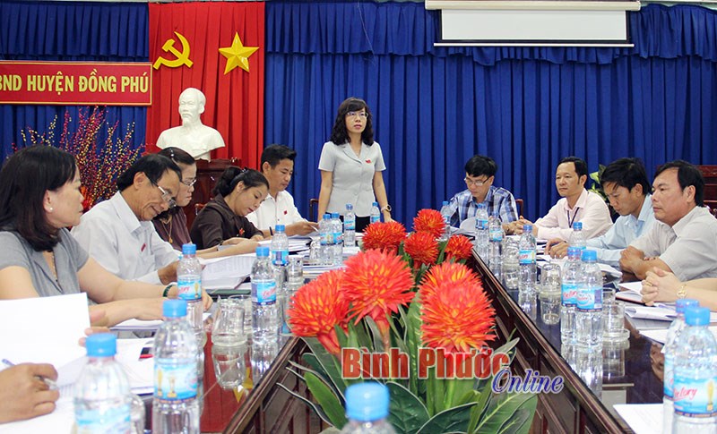 Đồng Ph&uacute; c&ograve;n 421 hộ ngh&egrave;o