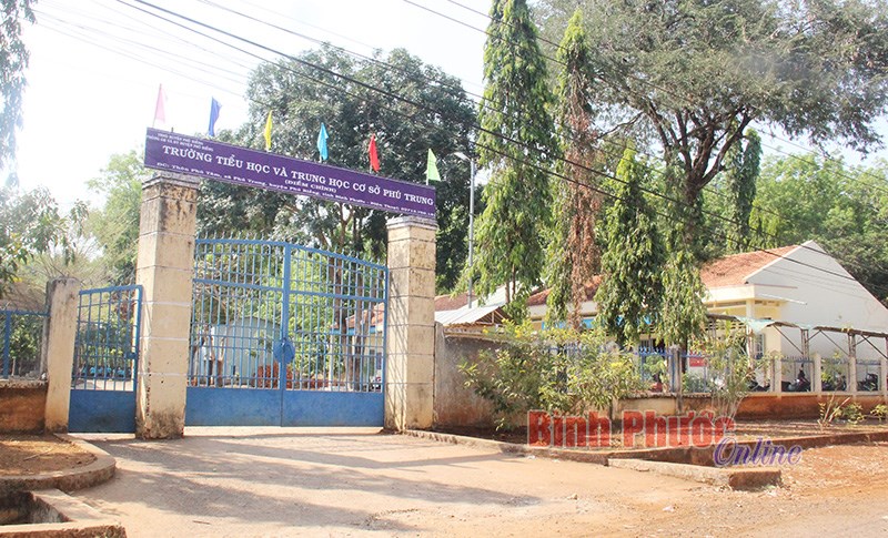 Trường tiểu học và THCS Phú Trung có lạm thu?