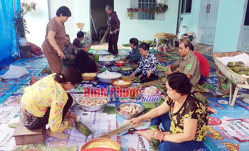 700 cái bánh chưng cùng người nghèo đón tết