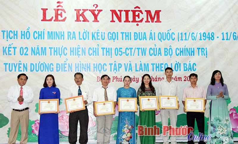 Đồng Ph&uacute; s&aacute;ng tạo trong học v&agrave; l&agrave;m theo B&aacute;c