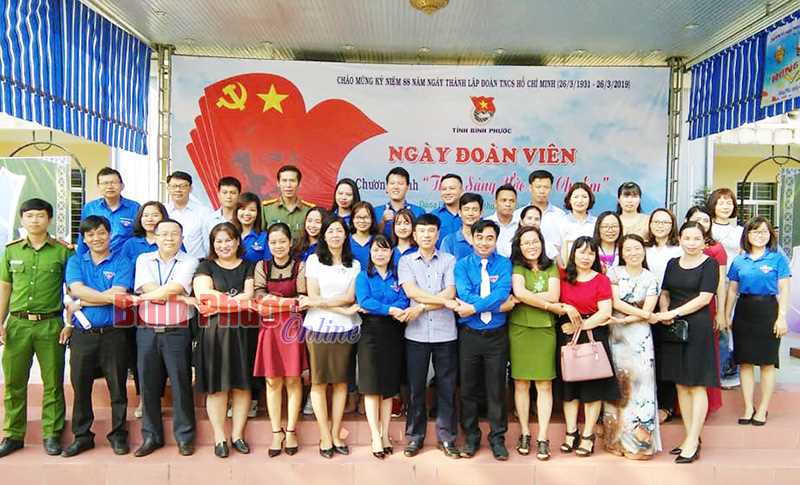 Ngày đoàn viên và “Thắp sáng ước mơ cho em”  