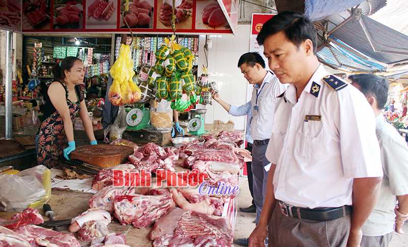 Phú Riềng tăng cường kiểm tra vệ sinh an toàn thực phẩm