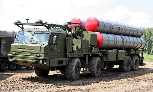 Ấn Độ sẽ tiếp nhận tên lửa S-400 Triumph của Nga từ năm 2020