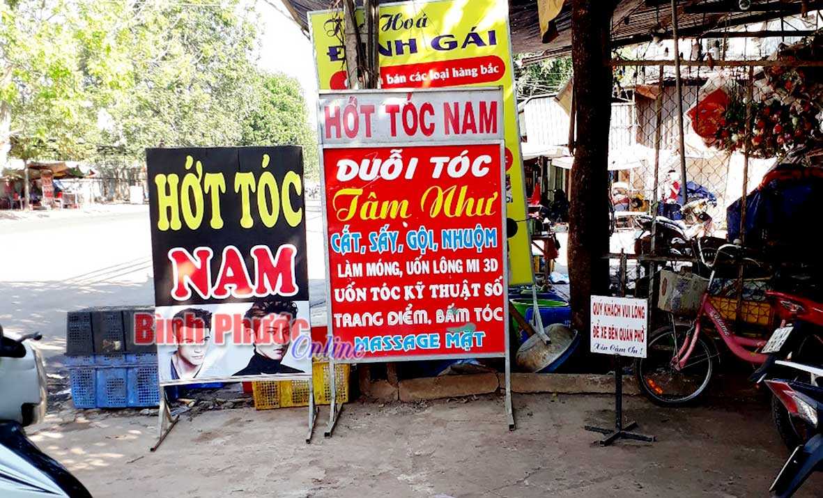 Vỉa h&egrave; bị lấn chiếm