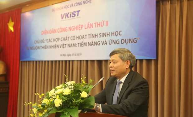 Bàn cách khai thác nguồn thảo dược thiên nhiên ở Việt Nam