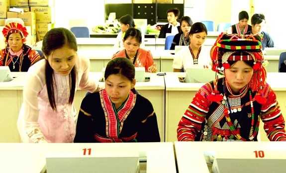 Những chuyển biến tiến bộ về gi&aacute;o dục với d&acirc;n tộc thiểu số ở Việt Nam