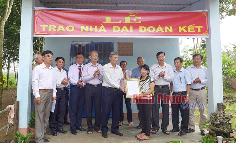 Tạo động lực giảm nghèo vùng đồng bào DTTS