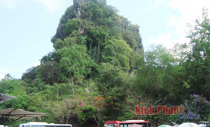 Kỳ th&uacute; &ldquo;h&ograve;n đ&aacute; rỗng&rdquo;