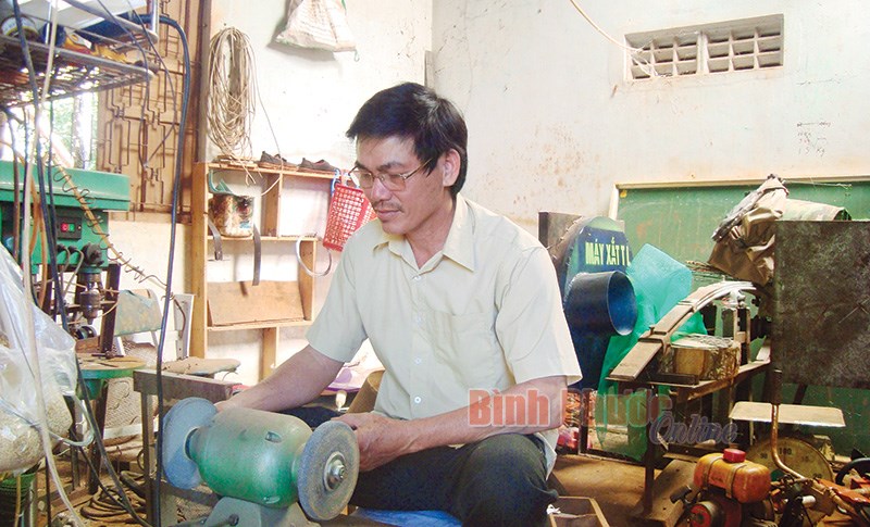 Thầy Năm mê sáng chế