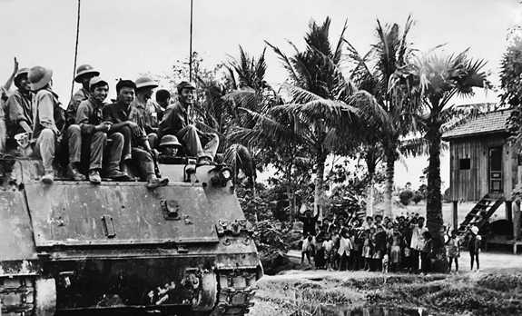 "Đội qu&acirc;n nh&agrave; Phật&rdquo; tr&ecirc;n đất nước Ch&ugrave;a th&aacute;p