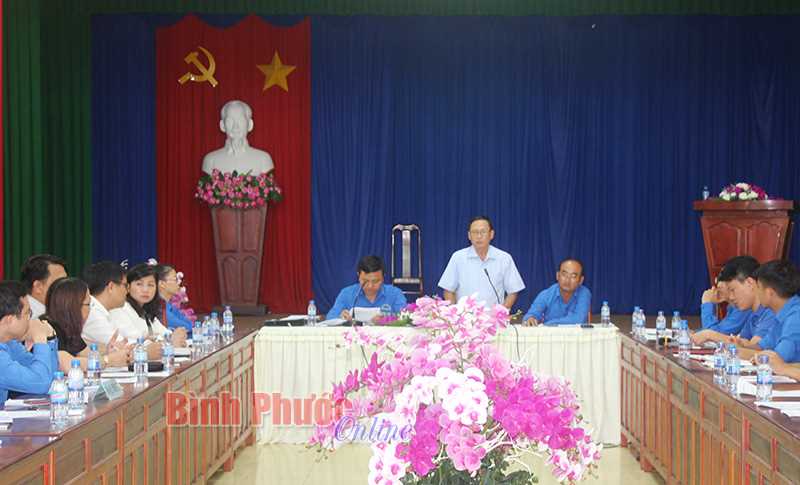 Tọa đ&agrave;m &ldquo;N&acirc;ng cao chất lượng đo&agrave;n vi&ecirc;n ưu t&uacute; giới thiệu cho Đảng&rdquo;