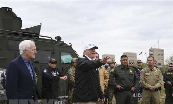 Tổng thống Mỹ quyết thúc đẩy dự án bức tường biên giới