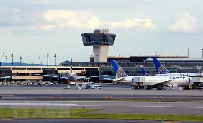 Thiết bị bay không người lái gây rối hoạt động tại sân bay lớn của Mỹ