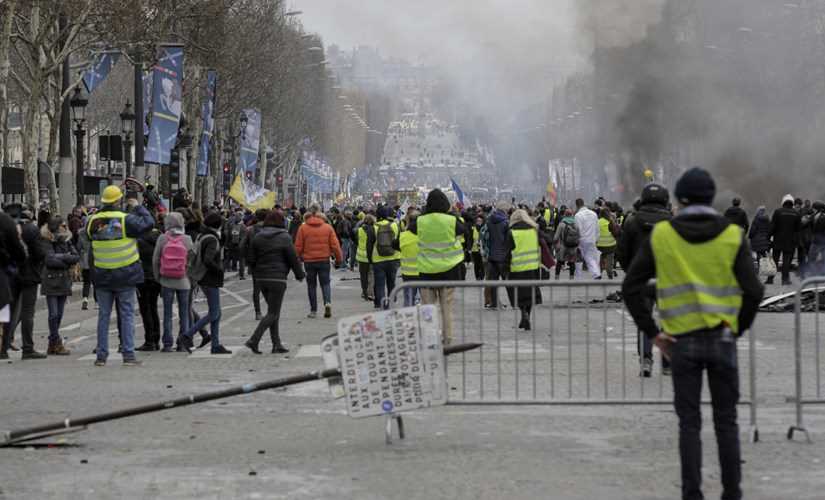 Pháp cấm các cuộc biểu tình ''Áo Vàng'' ở nhiều thành phố