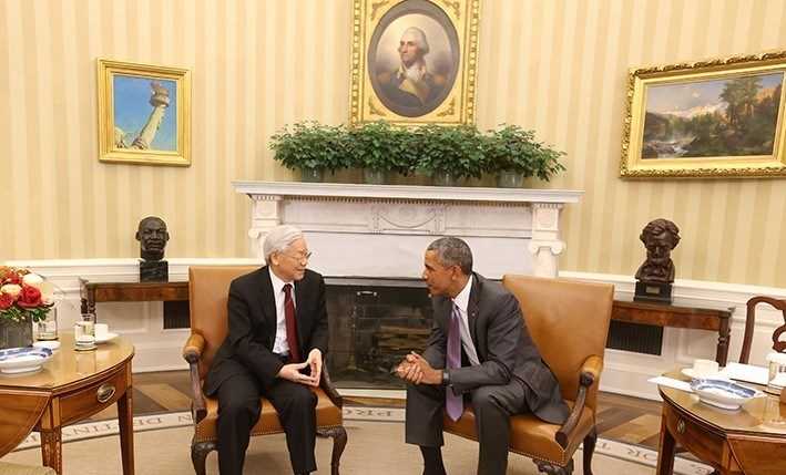 Những h&igrave;nh ảnh đ&aacute;ng nhớ về 25 năm Hoa Kỳ dỡ bỏ cấm vận Việt Nam