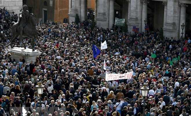 Biểu tình quy mô lớn ở Italy phản đối chính sách kinh tế của chính phủ