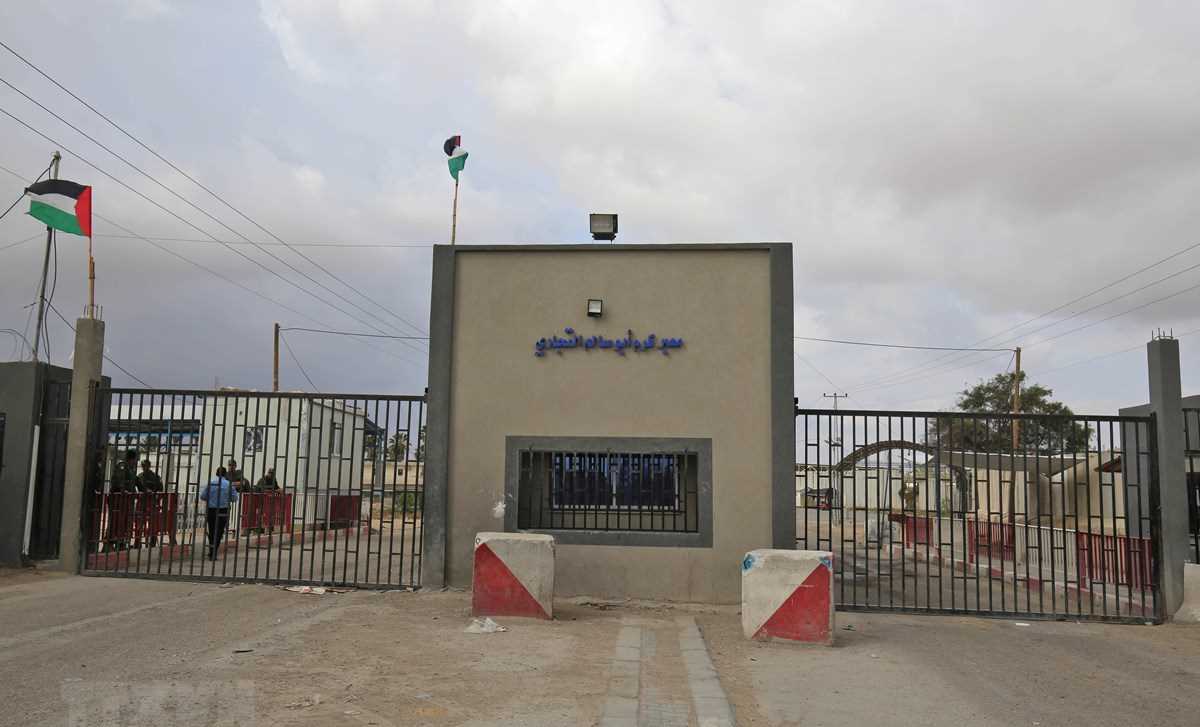 Israel mở lại hai cửa khẩu ở Gaza bị đóng sau vụ tấn công rocket