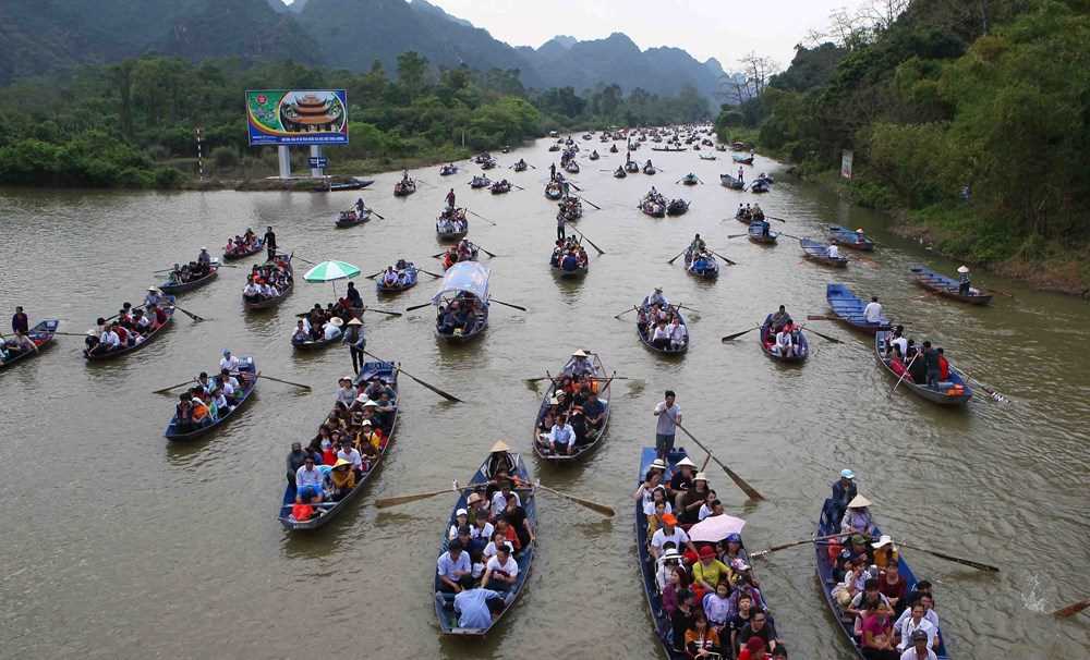 Hình ảnh Chùa Hương tấp nập trước ngày khai hội Xuân Kỷ Hợi