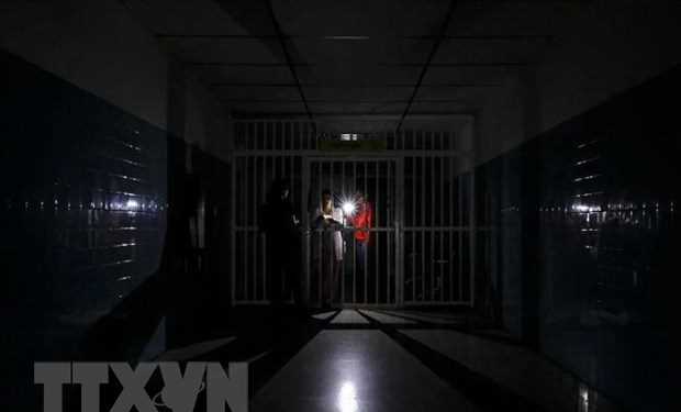 Venezuela đình chỉ hoạt động tại trường học, công sở trong ngày 11-3