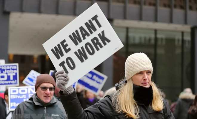 Tổng thống Mỹ ca ngợi các nhân viên liên bang làm không lương