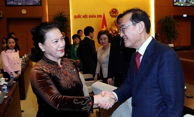 Chủ tịch Quốc hội tiếp Chủ tịch Nh&oacute;m nghị sỹ hữu nghị H&agrave;n-Việt