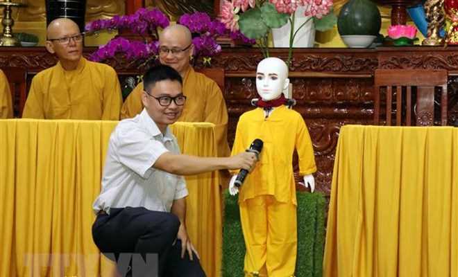 Ra mắt Robot chú Tiểu Giác Ngộ 4.0 giải đáp câu hỏi về Phật pháp