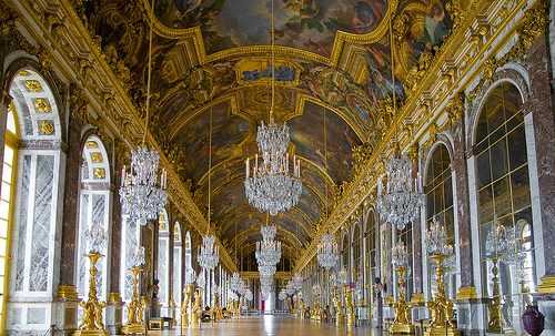 Sau 4 thế kỷ, cung điện Versailles mới nhận khối cẩm thạch đã đặt hàng