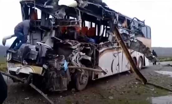 Xe chở đoàn thể thao Bolivia đâm vào hẻm núi, 11 người thiệt mạng