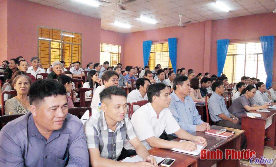 Đồng Ph&uacute; bồi dưỡng nghiệp vụ c&ocirc;ng t&aacute;c đảng v&agrave; quy chế d&acirc;n chủ cơ sở