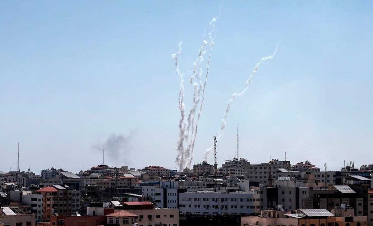 Khoảng 100 quả rocket được bắn từ Dải Gaza nhằm vào Nam Israel