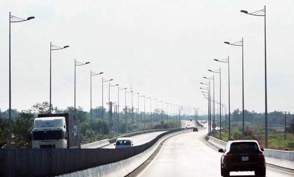 Xử lý điểm nghẽn trong phát triển vùng kinh tế trọng điểm phía Nam