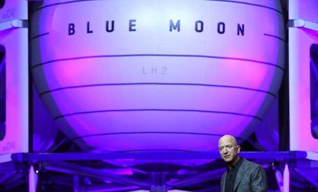 Người giàu nhất thế giới tham vọng chinh phục Mặt Trăng