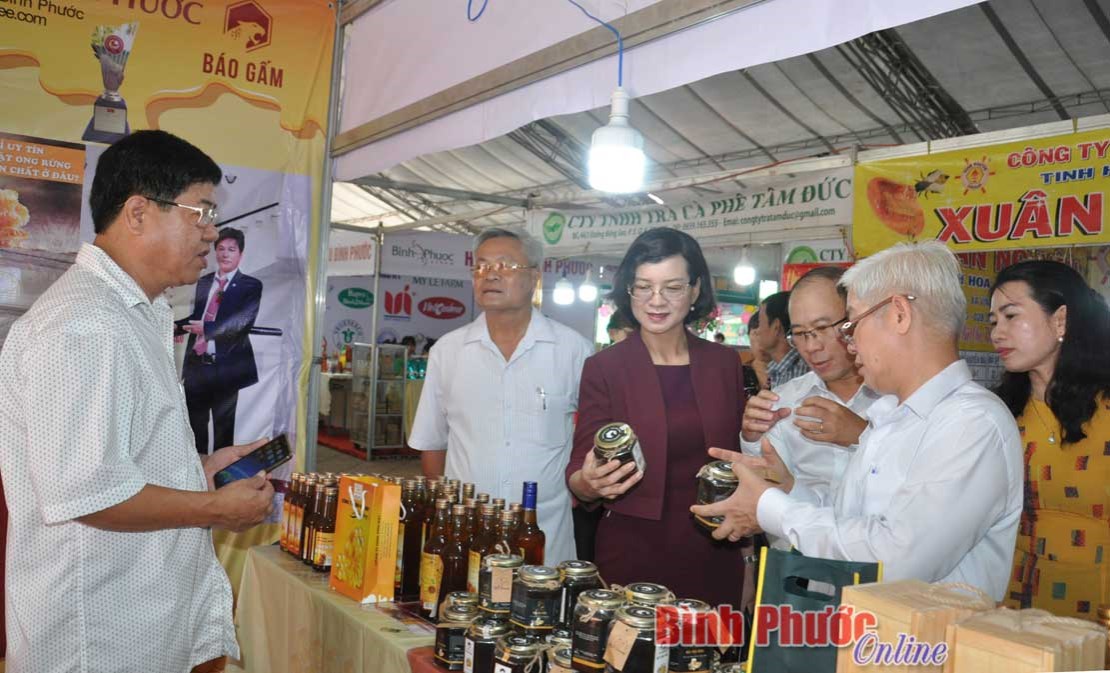 Nông dân và doanh nghiệp liên kết sản xuất sạch