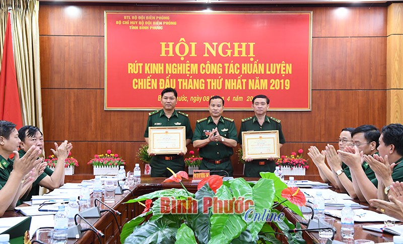 Bộ đội bi&ecirc;n ph&ograve;ng tỉnh r&uacute;t kinh nghiệm c&ocirc;ng t&aacute;c huấn luyện