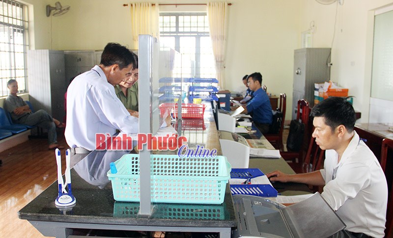 X&acirc;y dựng ch&iacute;nh quyền v&igrave; nh&acirc;n d&acirc;n phục vụ