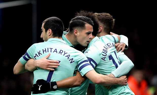 Thắng may Watford, Arsenal trở lại tốp 4 Premier League