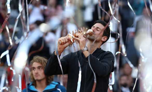Hạ Tsitsipas sau 92 phút, Djokovic đoạt danh hiệu ATP thứ 74