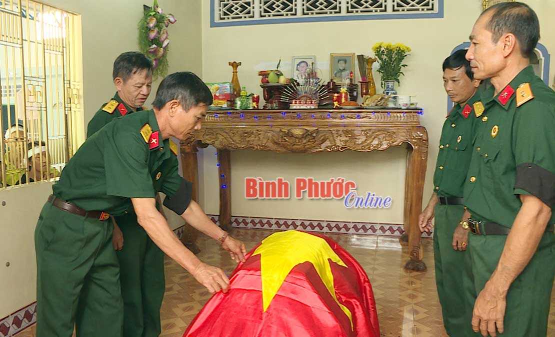 Phú Riềng đón nhận và an táng hài cốt liệt sĩ Nguyễn Hồng Mạnh